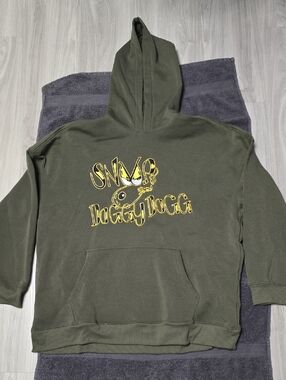 SNOOP DOGGY DOGG Olive Graphic Hooded Sweatshirt